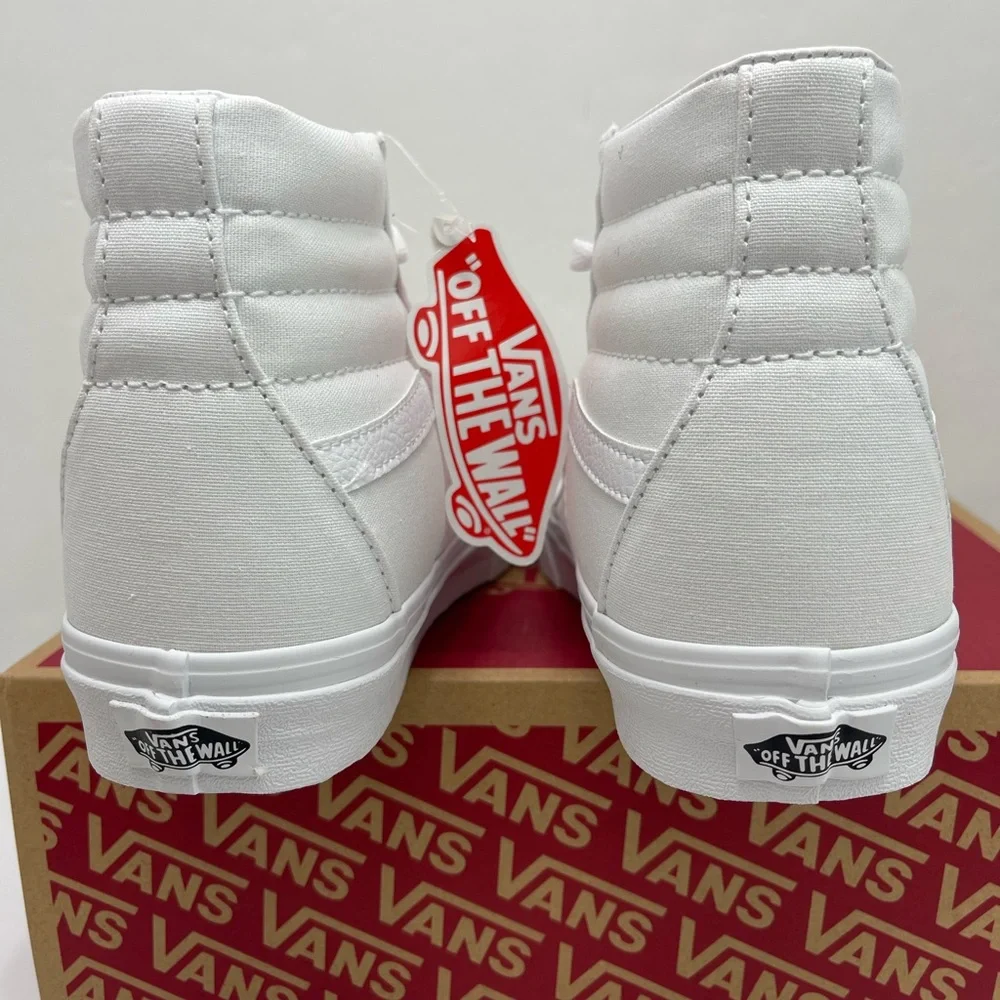 Vans Men’s Sk8-Hi Sneakers
True White
VN000D5IW00
Lifestyle, Original Icon, Canv - Picture 13 of 16